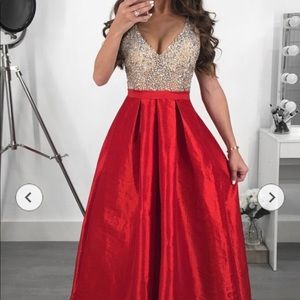 Beautiful red dress / gown